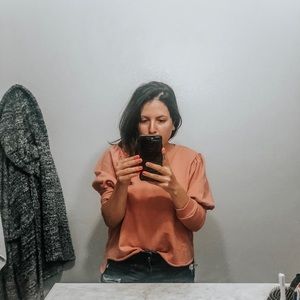 Puff sleeved sweatshirt